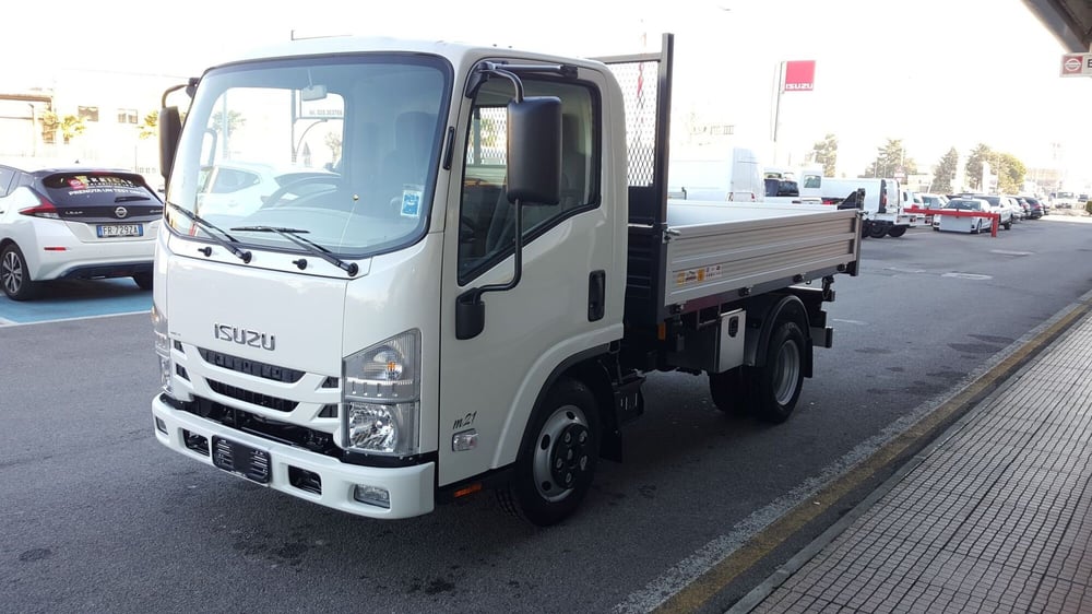 Isuzu M21 nuova a Bergamo