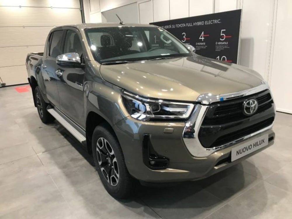 Toyota Hilux nuova a Cuneo (2)