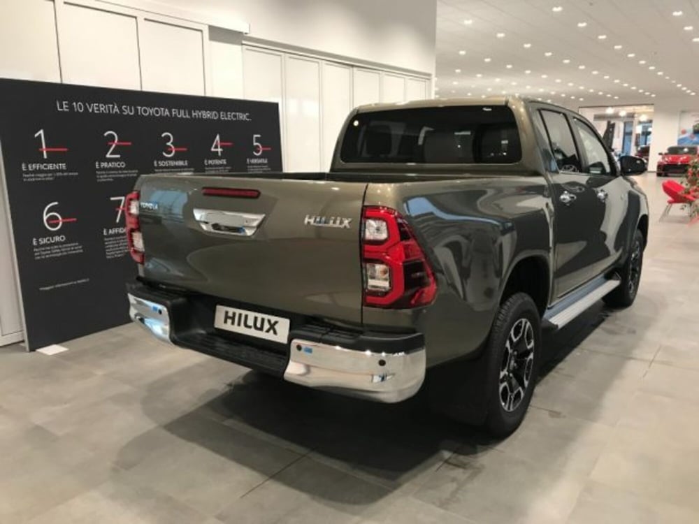 Toyota Hilux nuova a Cuneo (3)