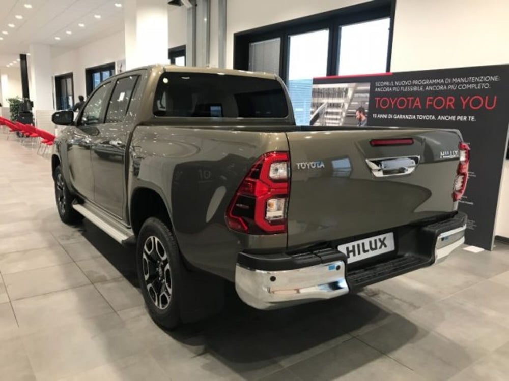 Toyota Hilux nuova a Cuneo (4)