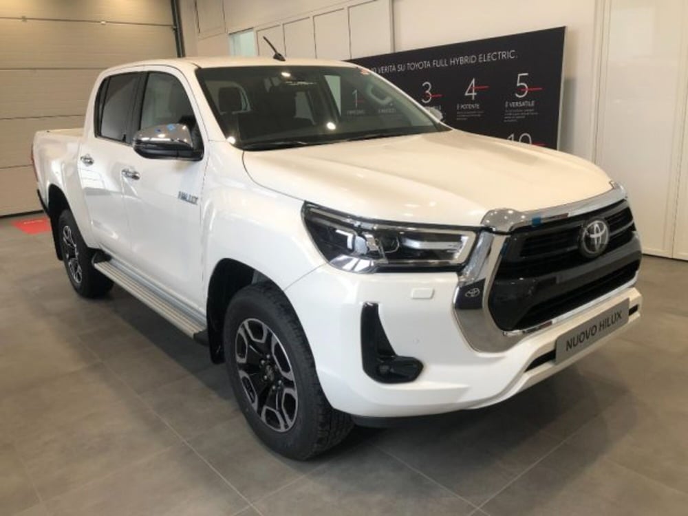 Toyota Hilux nuova a Cuneo