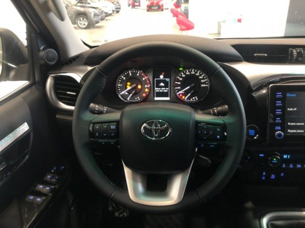 Toyota Hilux nuova a Cuneo (15)