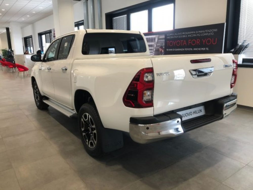 Toyota Hilux nuova a Cuneo (3)