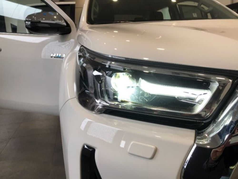 Toyota Hilux nuova a Cuneo (7)