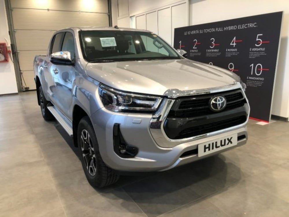 Toyota Hilux nuova a Cuneo (2)