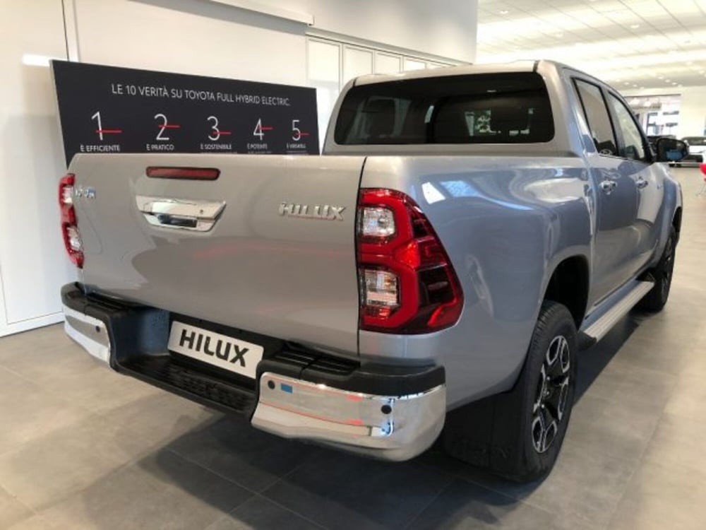 Toyota Hilux nuova a Cuneo (3)