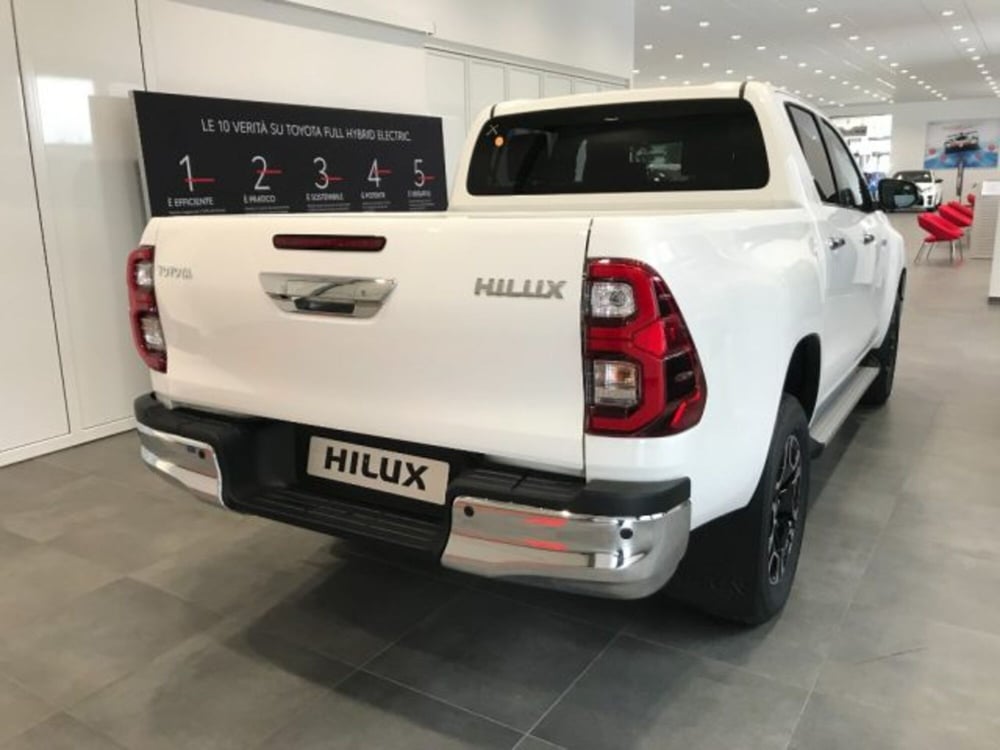 Toyota Hilux nuova a Cuneo (4)