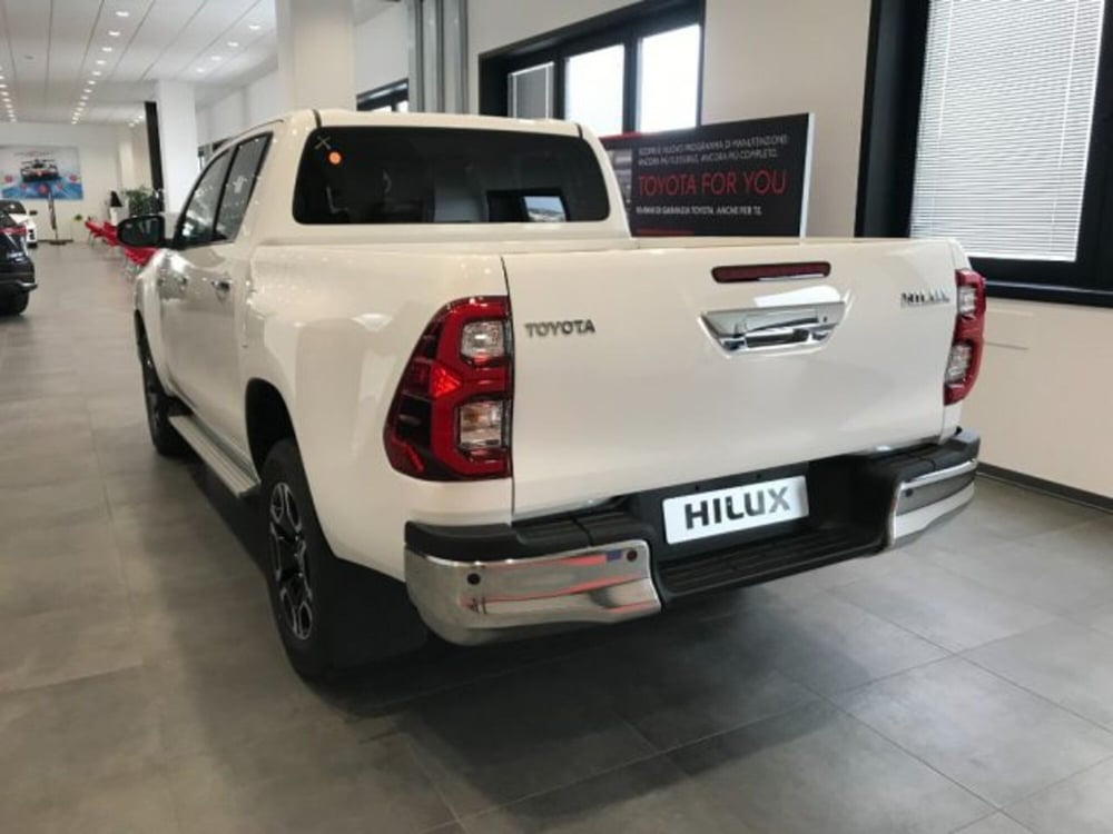 Toyota Hilux nuova a Cuneo (5)