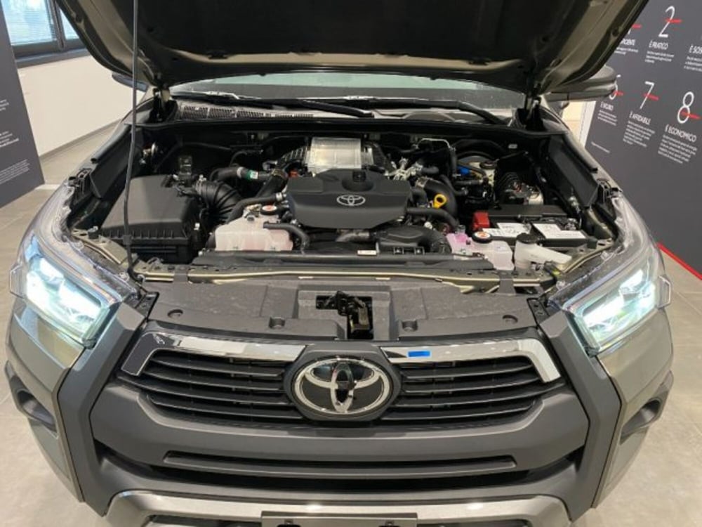 Toyota Hilux nuova a Cuneo (17)