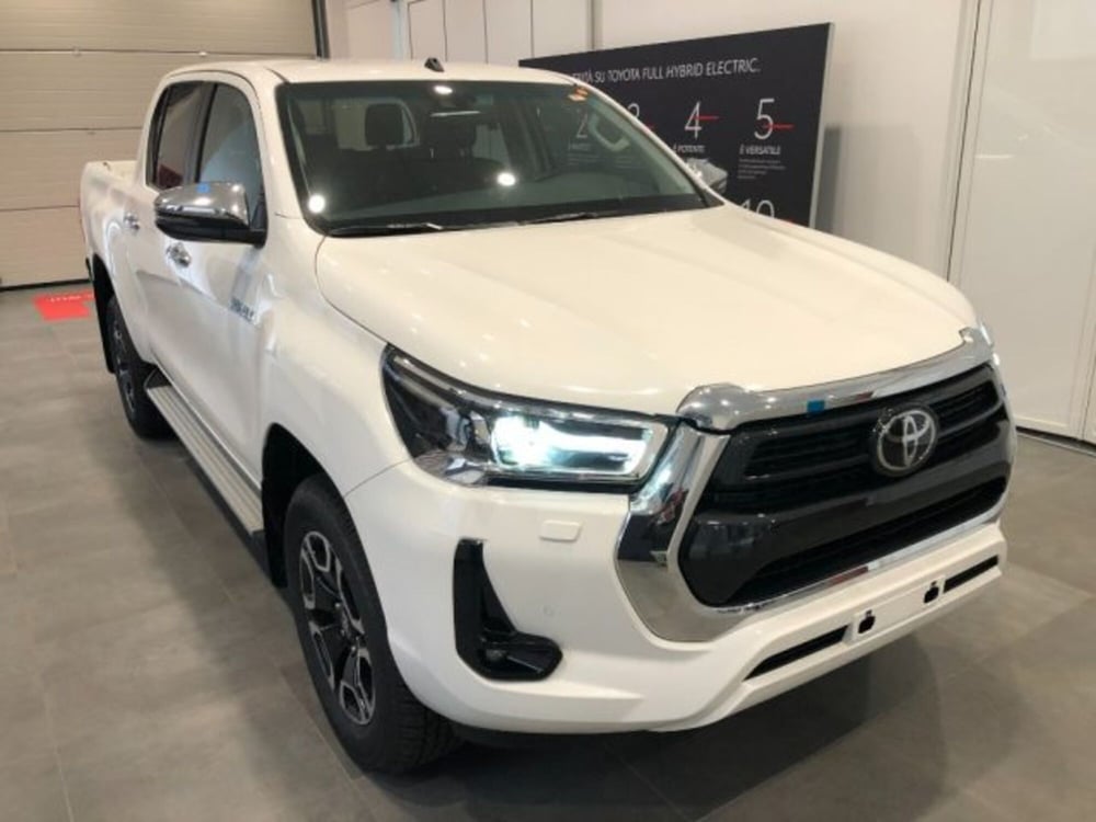 Toyota Hilux nuova a Cuneo (2)