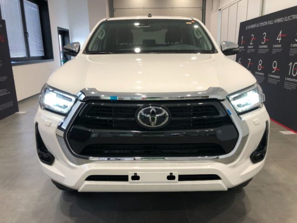 Toyota Hilux nuova a Cuneo (3)