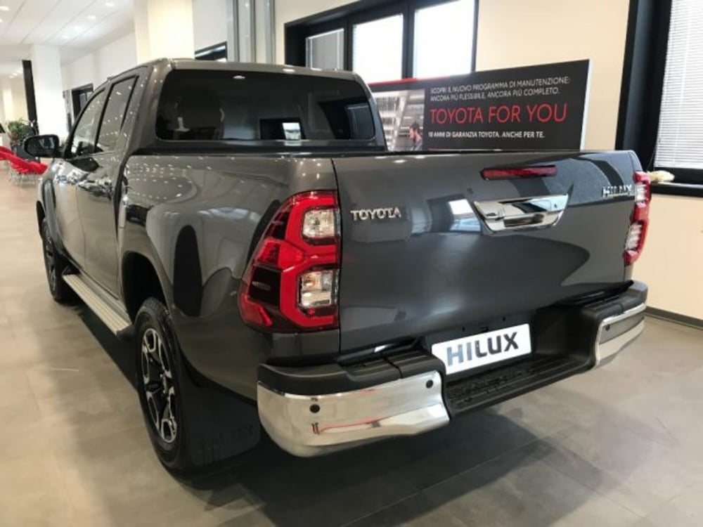 Toyota Hilux nuova a Cuneo (3)