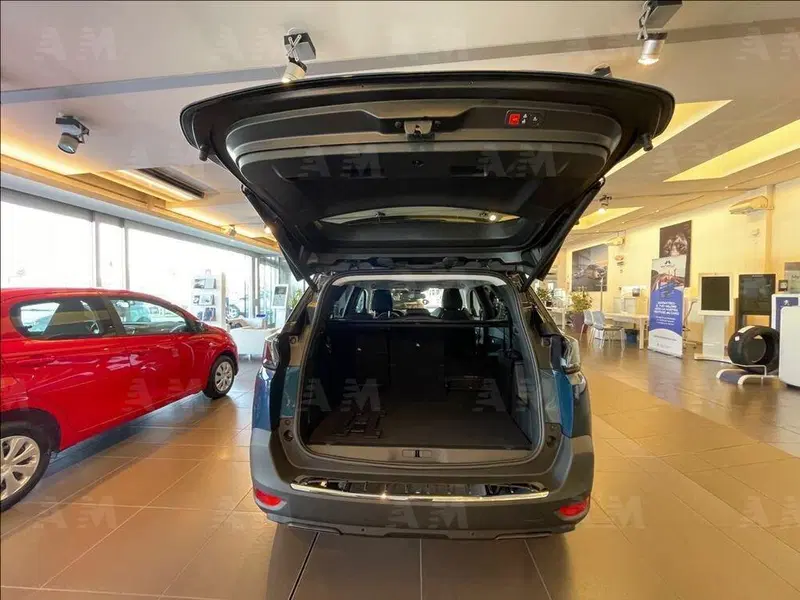 Peugeot 5008 nuova a Treviso (12)