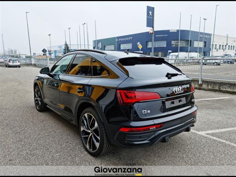 Audi Q5 Sportback nuova a Mantova (8)