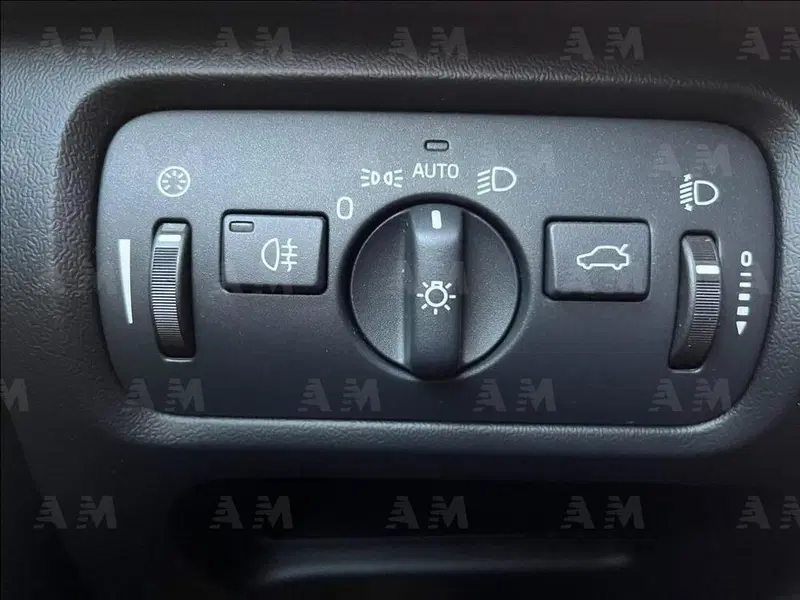 Volvo V40 Cross Country usata a Treviso (16)