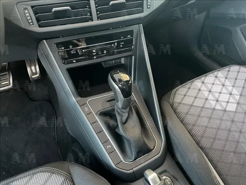 Volkswagen Taigo nuova a Treviso (16)