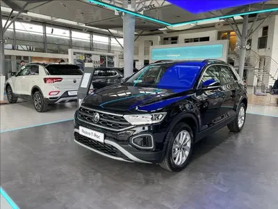 Volkswagen T-Roc 1.5 tsi Life nuova a Villorba