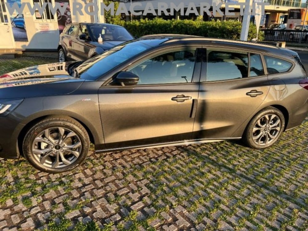 Ford Focus Station Wagon nuova a Roma (2)