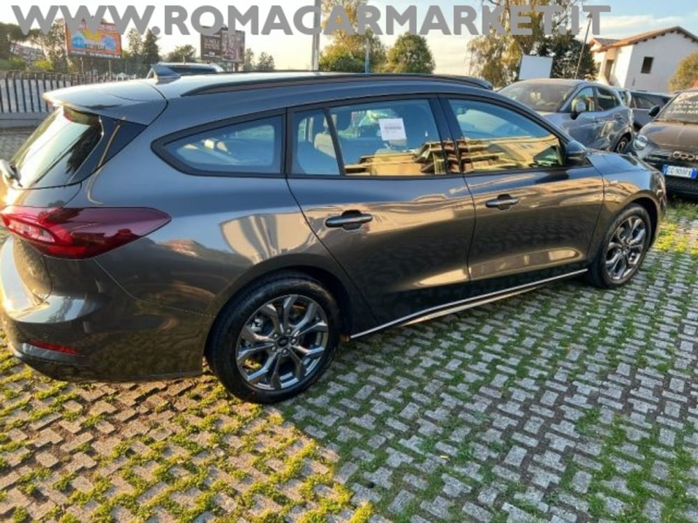 Ford Focus Station Wagon nuova a Roma (5)