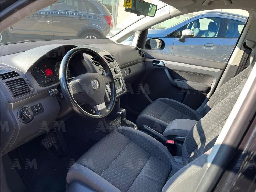 Volkswagen Touran usata a Treviso (9)