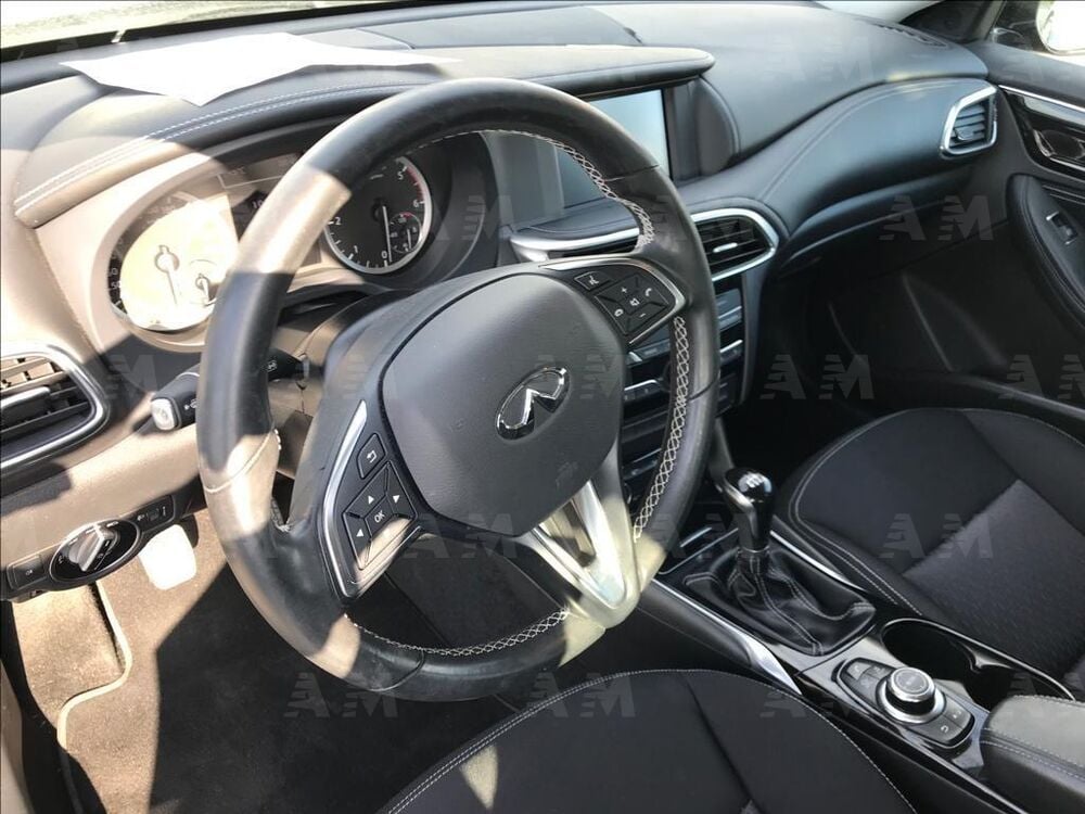 Infiniti Q30 usata a Treviso (12)