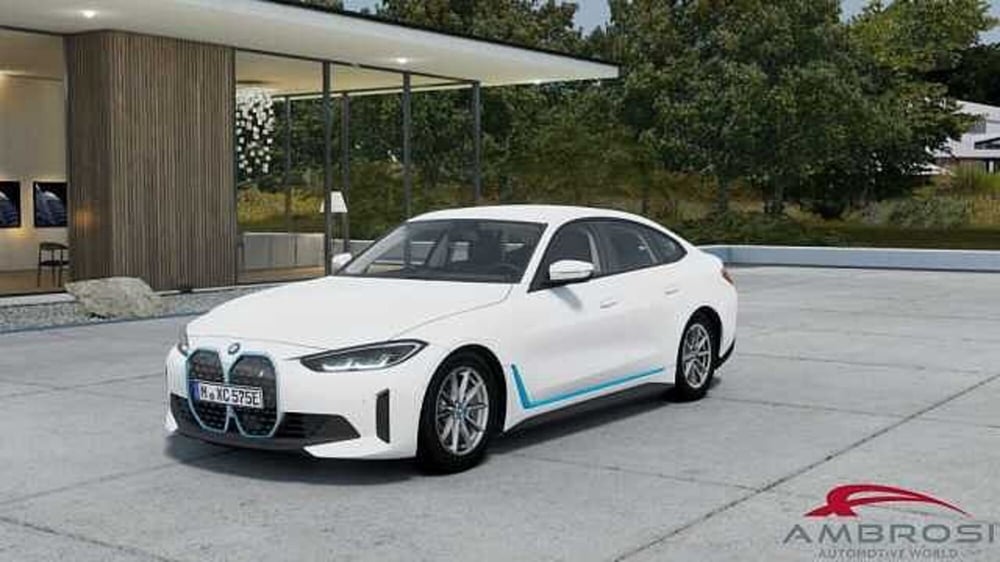 BMW i4 nuova a Viterbo