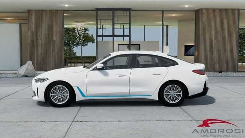 BMW i4 nuova a Viterbo (4)