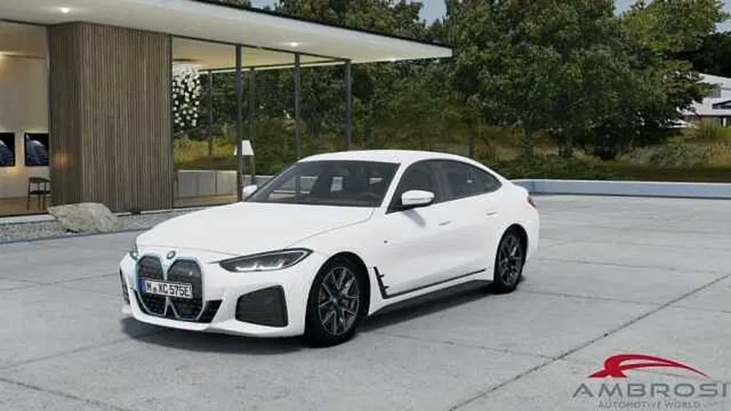 BMW i4 nuova a Viterbo
