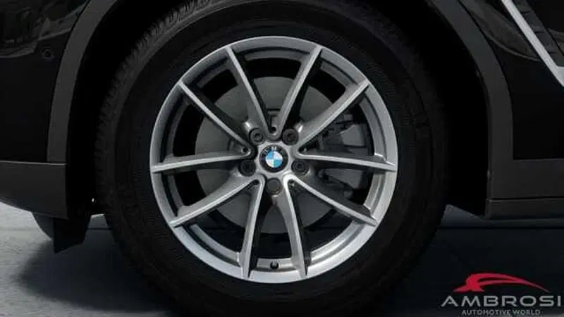 BMW X4 nuova a Viterbo (7)