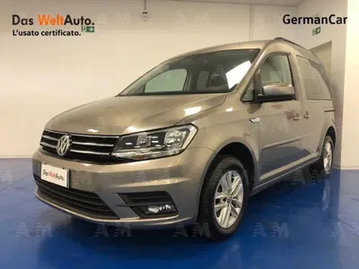 Volkswagen Caddy 2.0 TDI 102 CV DSG Comfortline del 2017 usata a Sassari