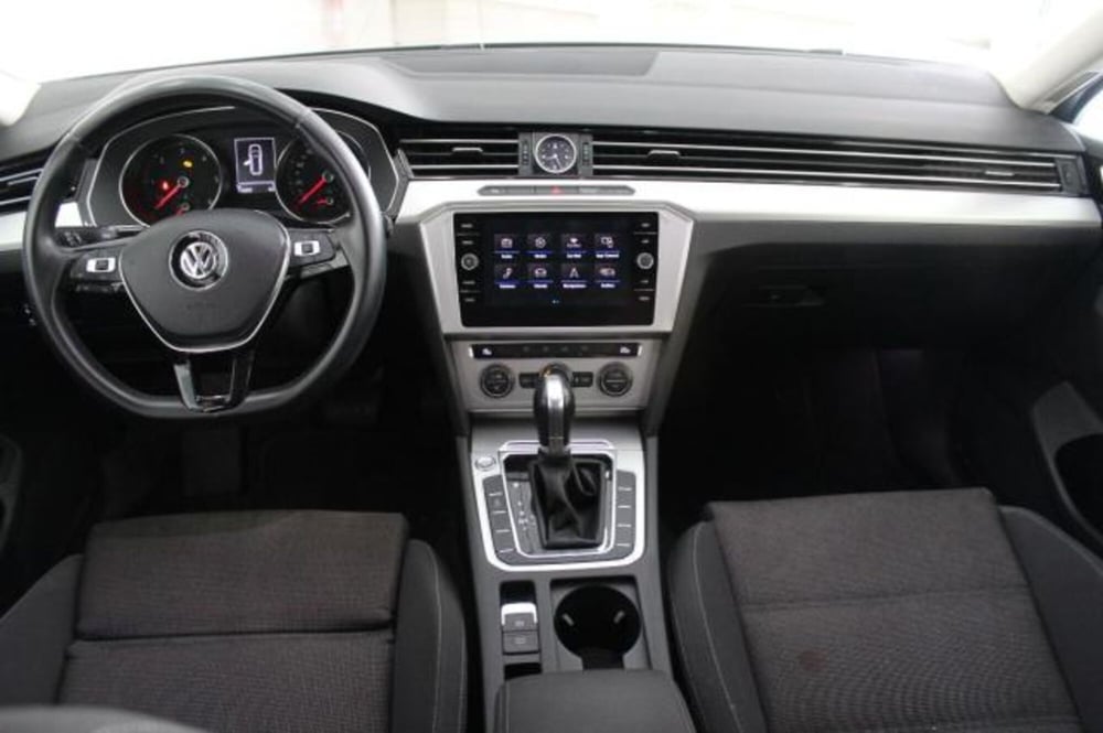 Volkswagen Passat Variant usata a Potenza (7)