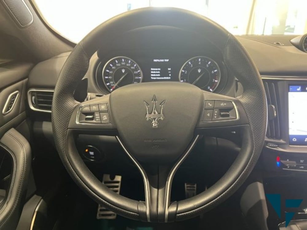 Maserati Levante usata a Udine (10)