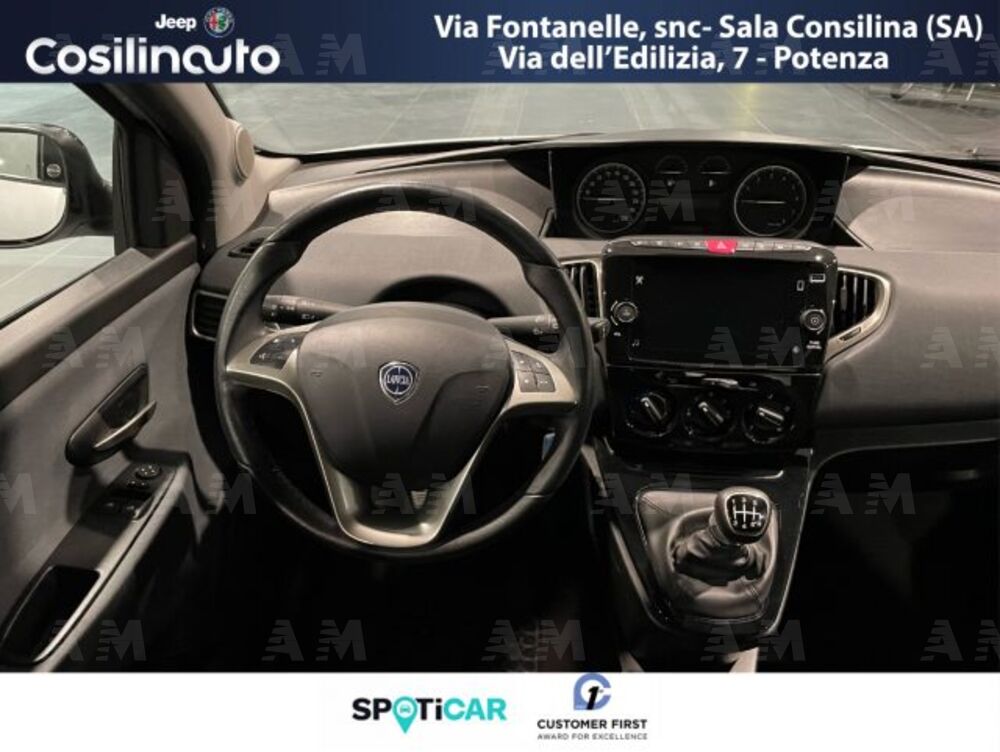 Lancia Ypsilon usata a Salerno (10)