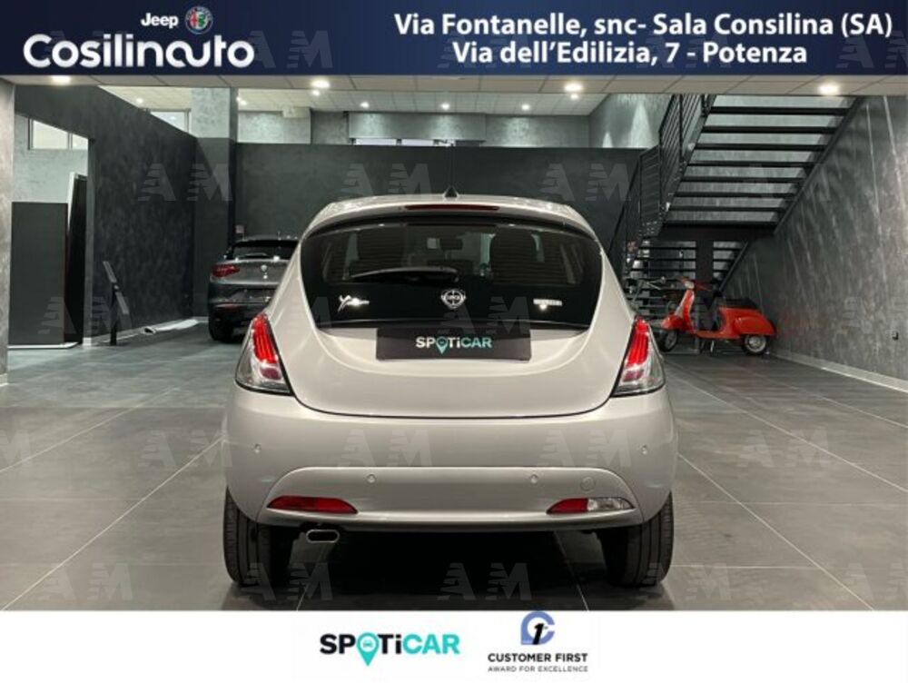 Lancia Ypsilon usata a Salerno (3)