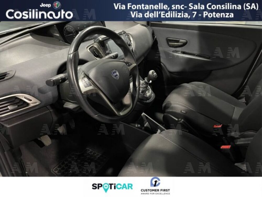 Lancia Ypsilon usata a Salerno (6)