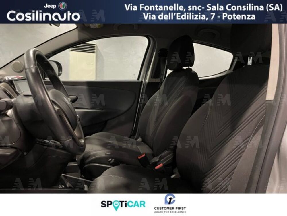 Lancia Ypsilon usata a Salerno (7)