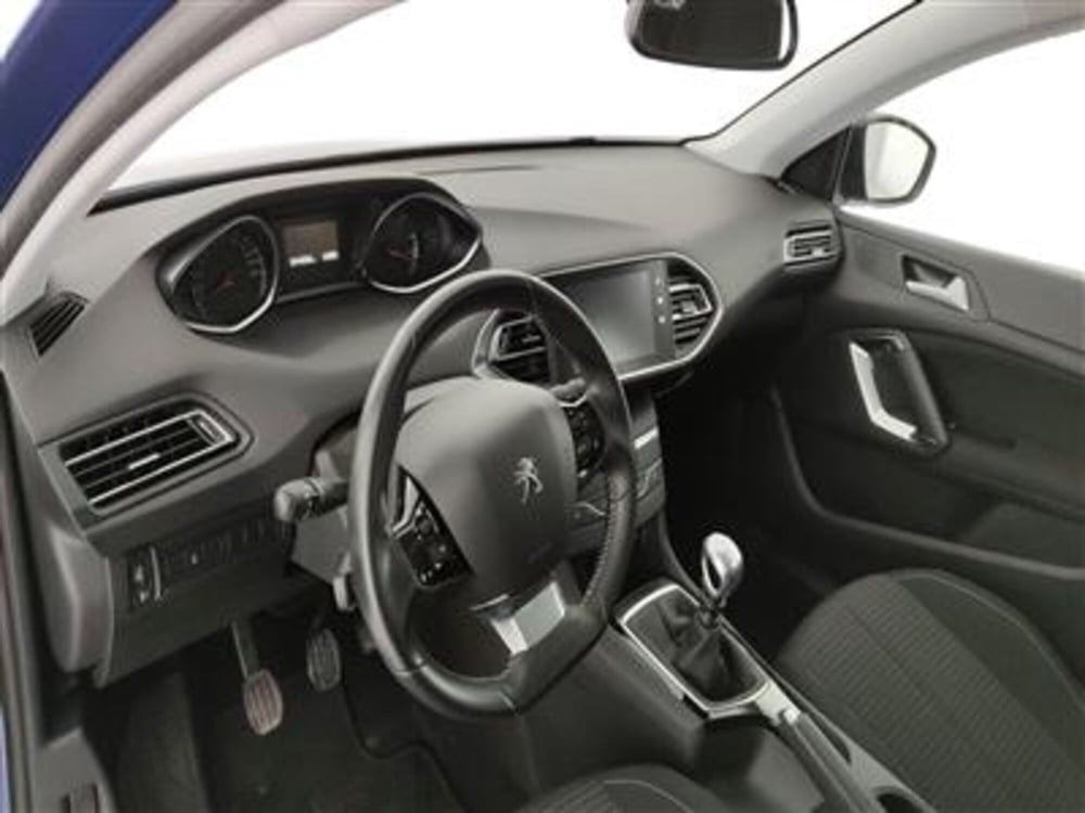 Peugeot 308 SW usata a Bari (15)