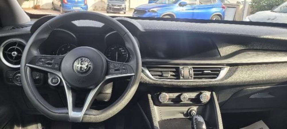 Alfa Romeo Stelvio usata a Napoli (10)