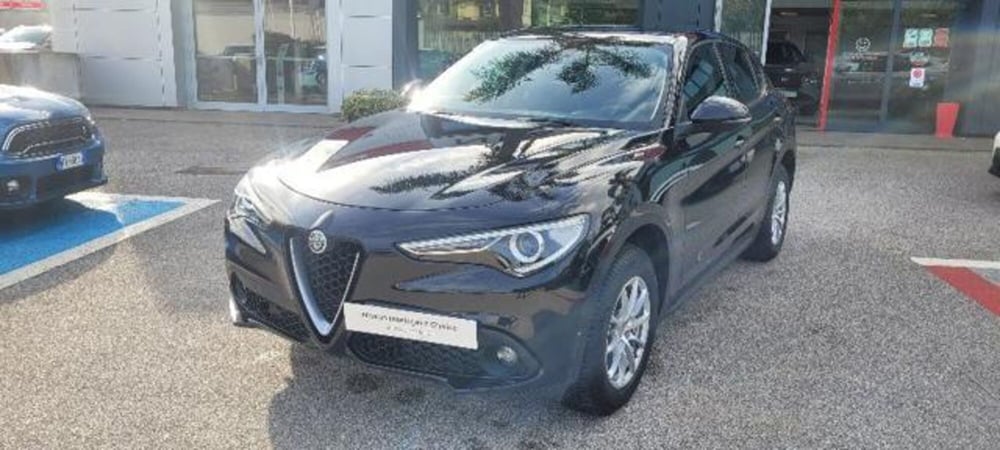 Alfa Romeo Stelvio usata a Napoli (2)