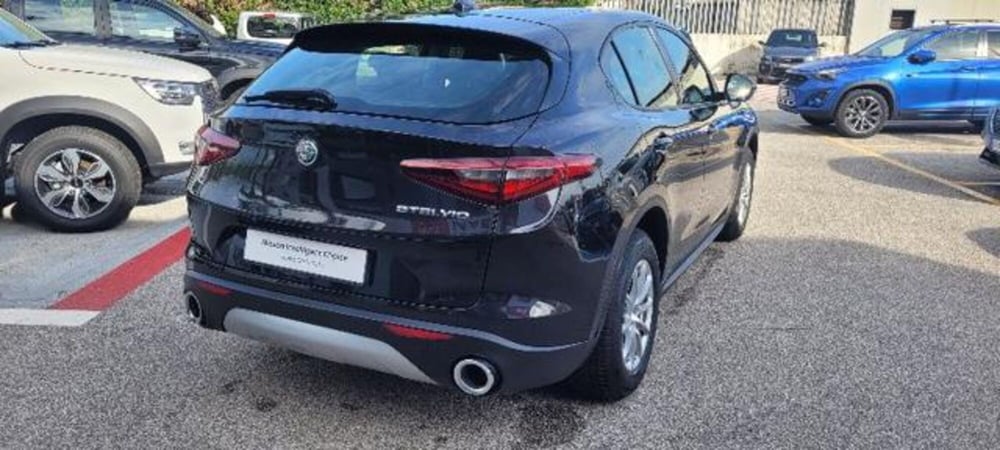 Alfa Romeo Stelvio usata a Napoli (4)