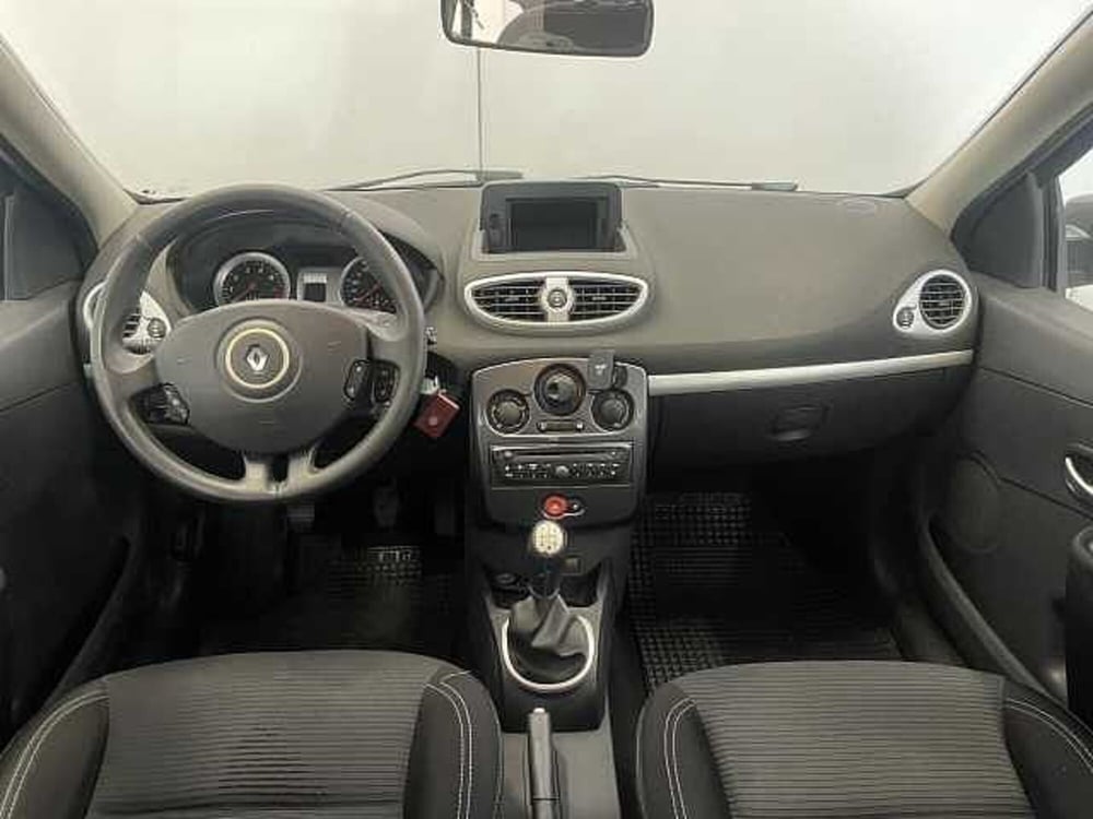 Renault Clio usata a Napoli (9)