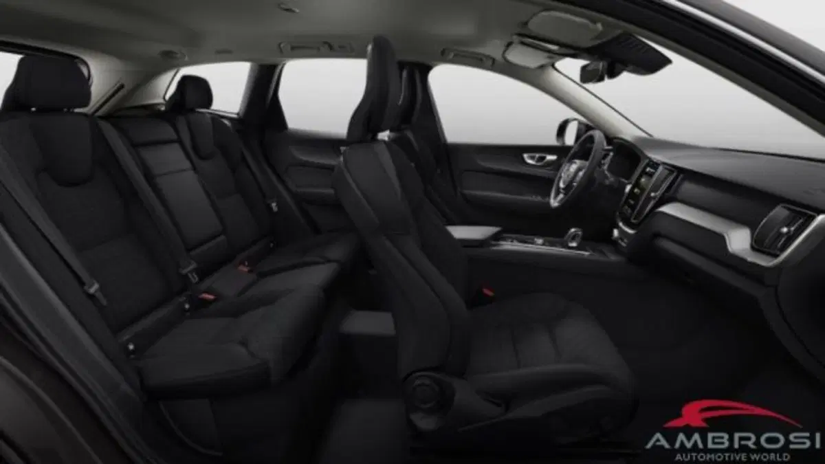 Volvo XC60 nuova a Perugia (3)