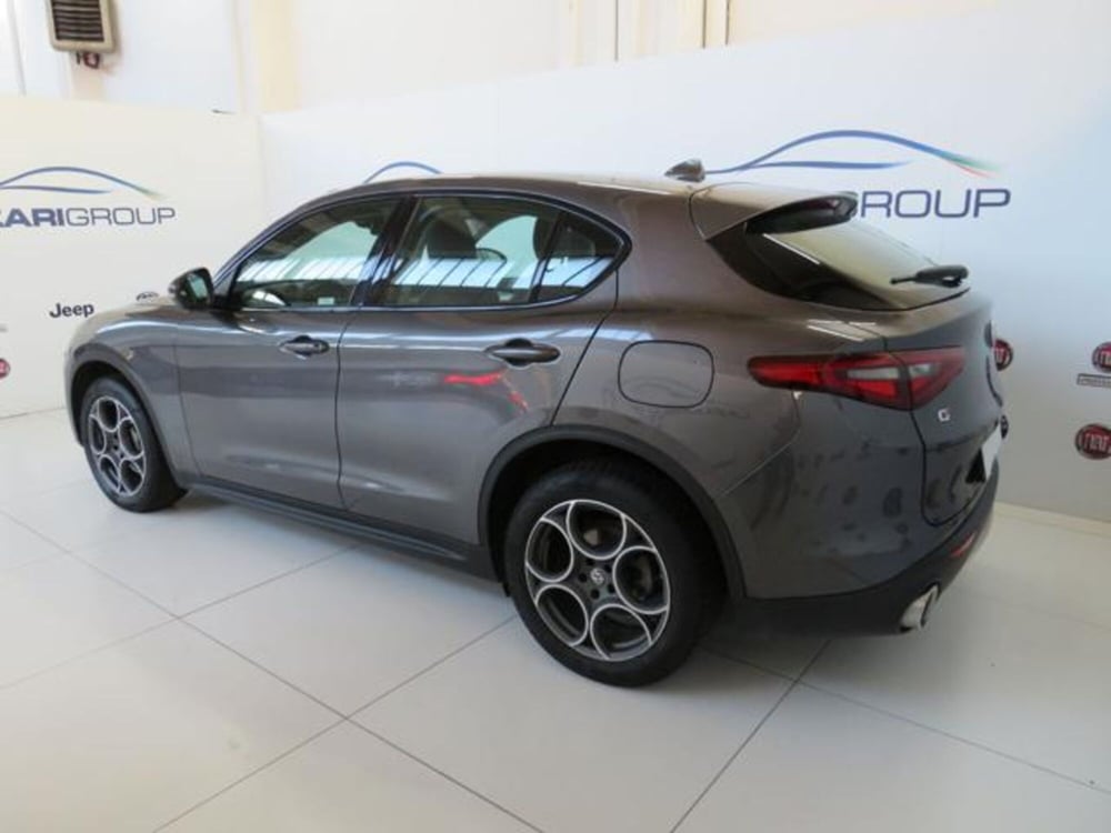 Alfa Romeo Stelvio usata a Lodi (4)