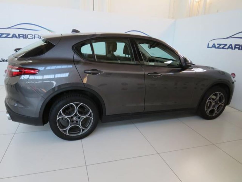 Alfa Romeo Stelvio usata a Lodi (6)