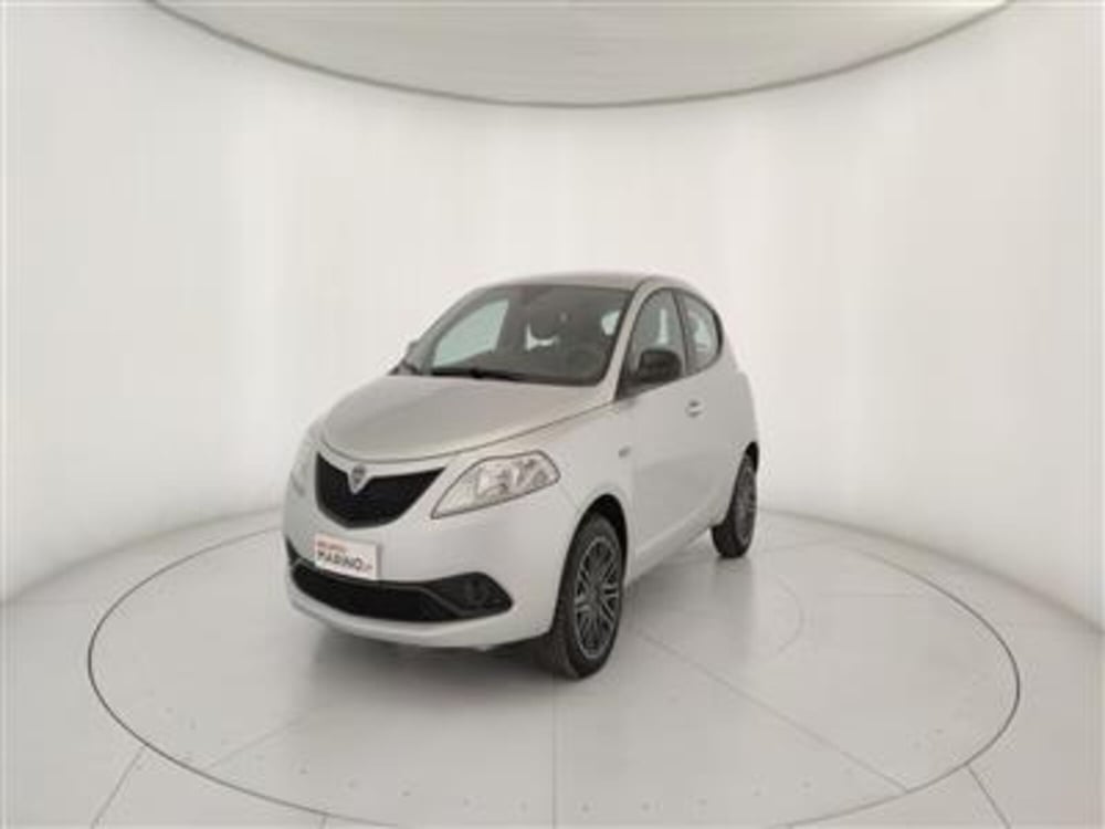 Lancia Ypsilon usata a Bari