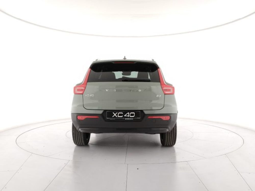 Volvo XC40 nuova a Modena (4)