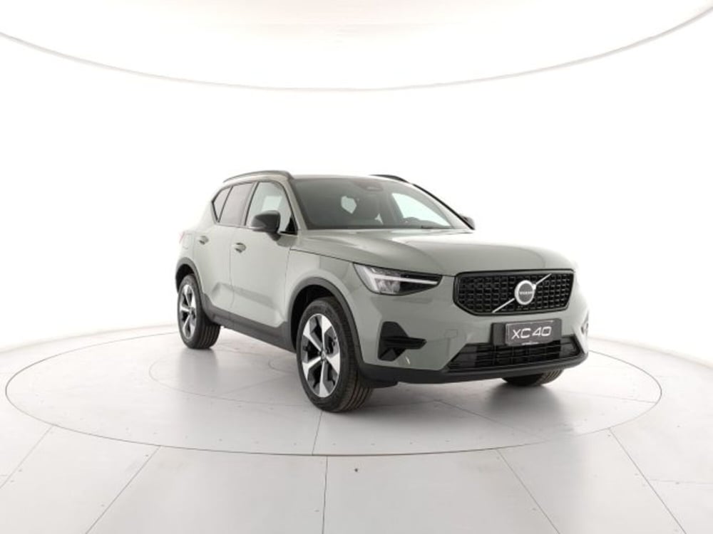 Volvo XC40 nuova a Modena (6)