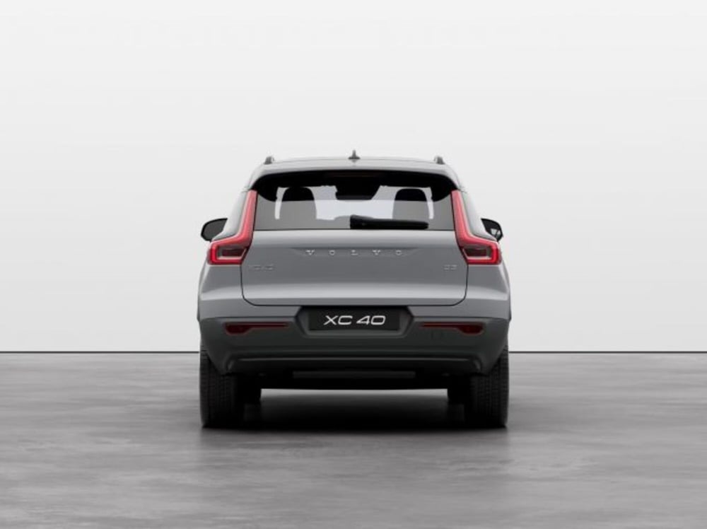 Volvo XC40 nuova a Modena (5)