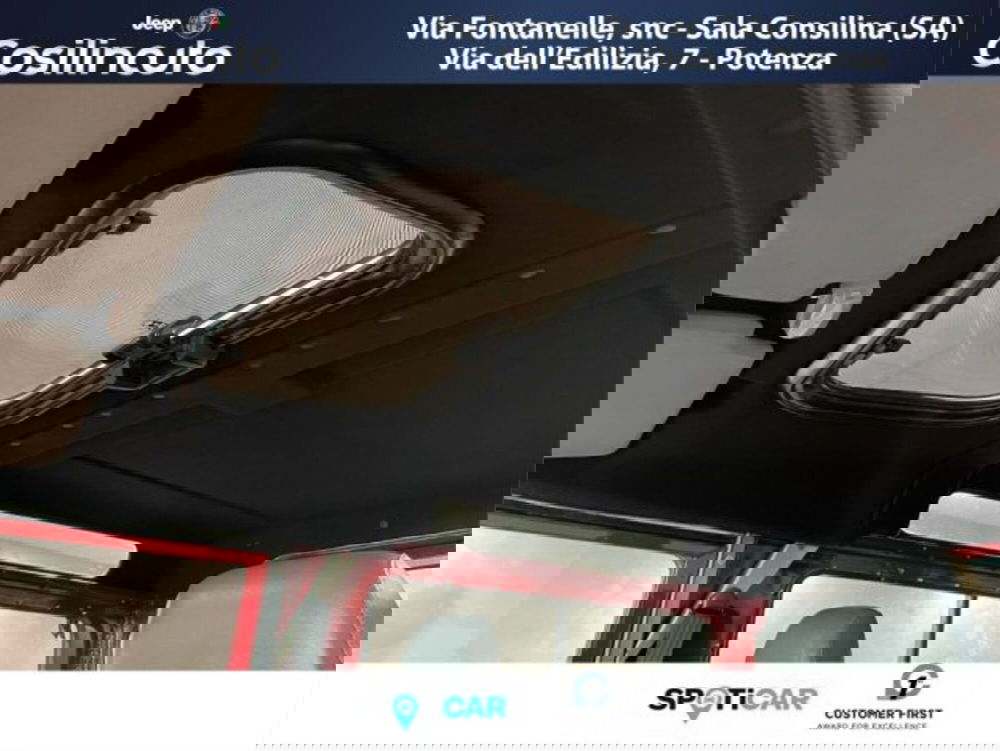 Land Rover Defender usata a Salerno (11)