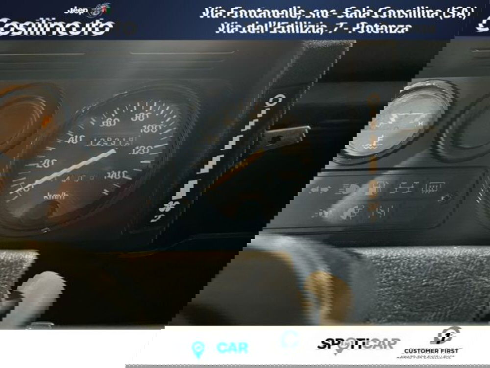 Land Rover Defender usata a Salerno (15)